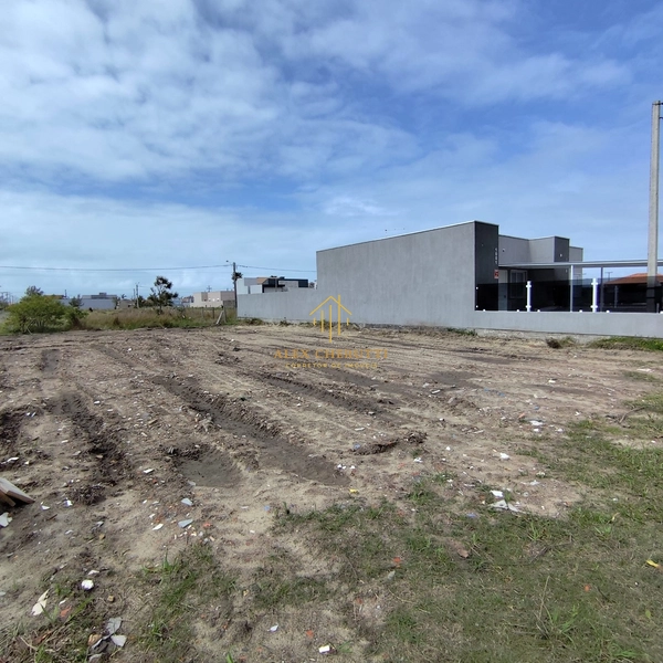 Terreno na praia de Atlântida Sul: 2ª foto da galeria de imagens do imóvel