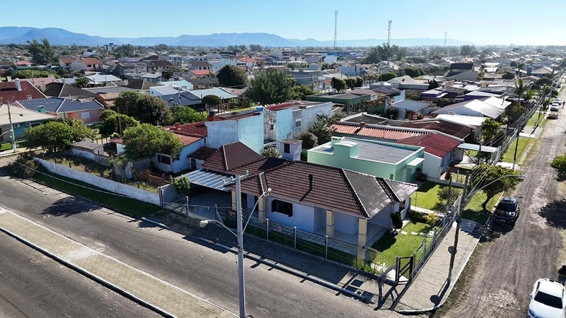 Bela casa na praia de Atlântida Sul, 3 dormitórios: 21ª foto da galeria de imagens do imóvel
