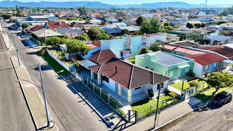 Bela casa na praia de Atlântida Sul, 3 dormitórios: 25ª foto da galeria de imagens do imóvel