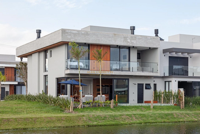 Elegante casa e Condomínio fechado: 3ª foto da galeria de imagens do imóvel