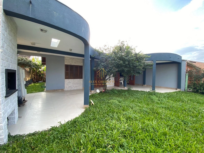 Casa na Praia de Atlântida Sul, 3 dormitorios: 2ª foto da galeria de imagens do imóvel