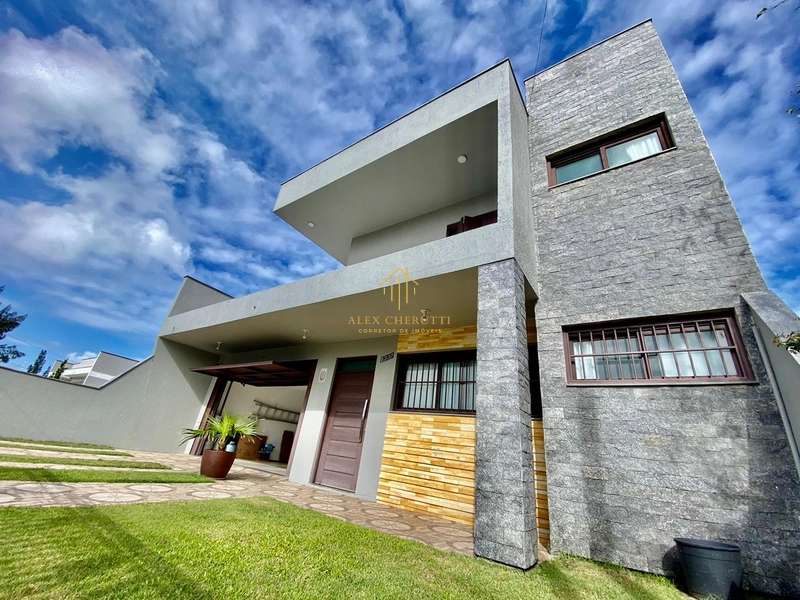 Casa em Praia de Atlântida Sul, 3 Dormitórios: 1ª foto da galeria de imagens do imóvel