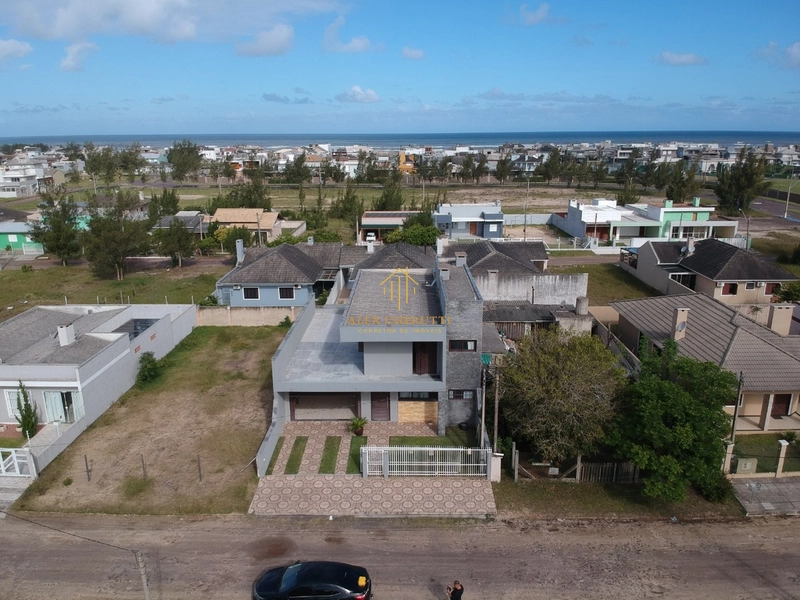 Casa em Praia de Atlântida Sul, 3 Dormitórios: 6ª foto da galeria de imagens do imóvel
