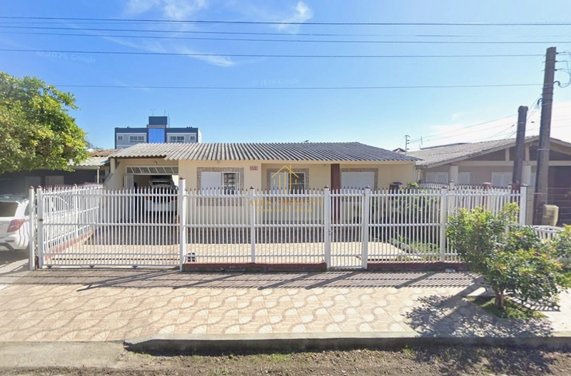 Casa na Praia de Atlântida Sul, 3 dormitórios: 1ª foto da galeria de imagens do imóvel