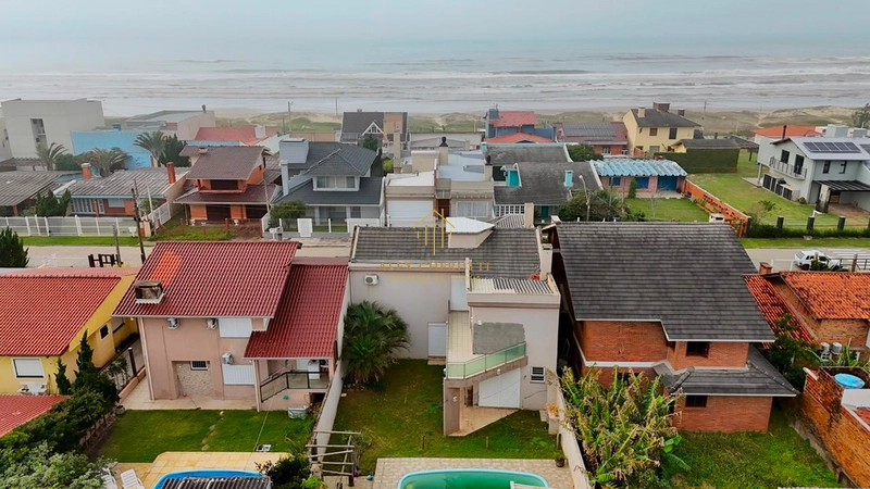 Sobrado à venda na praia de Rainha do Mar, 4 dormitórios: 3ª foto da galeria de imagens do imóvel