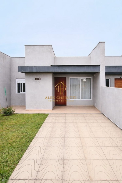 Casa geminada à venda na praia de Rainha do Mar, 2 dormitórios: 1ª foto da galeria de imagens do imóvel