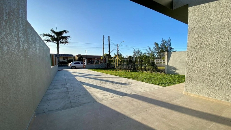 Casa geminada à venda na praia de Rainha do Mar, 2 dormitórios: 2ª foto da galeria de imagens do imóvel