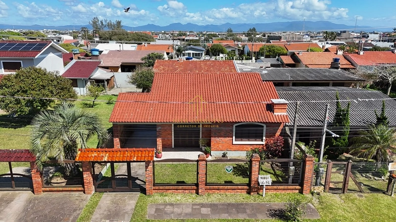 Bela casa com anexo à venda em Rainha do Mar: 1ª foto da galeria de imagens do imóvel