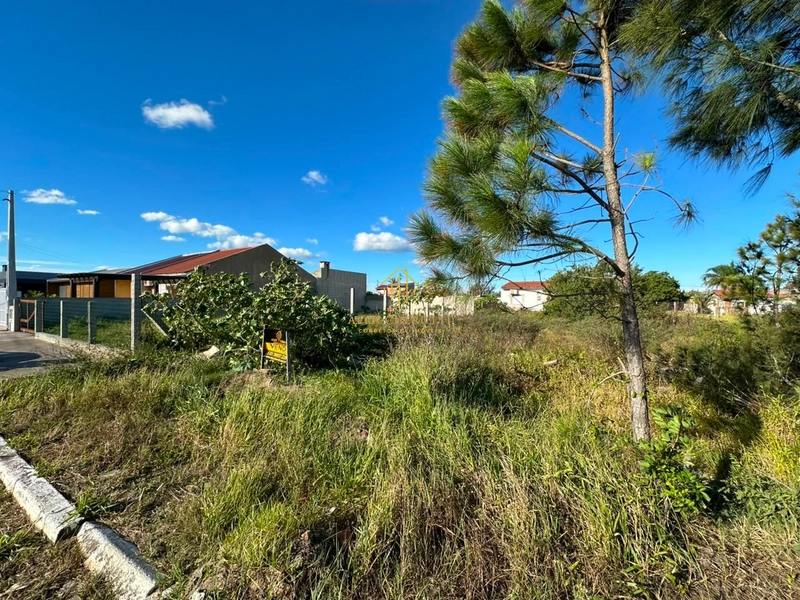 Excelente terreno à venda na praia de Atlântida Sul: 3ª foto da galeria de imagens do imóvel