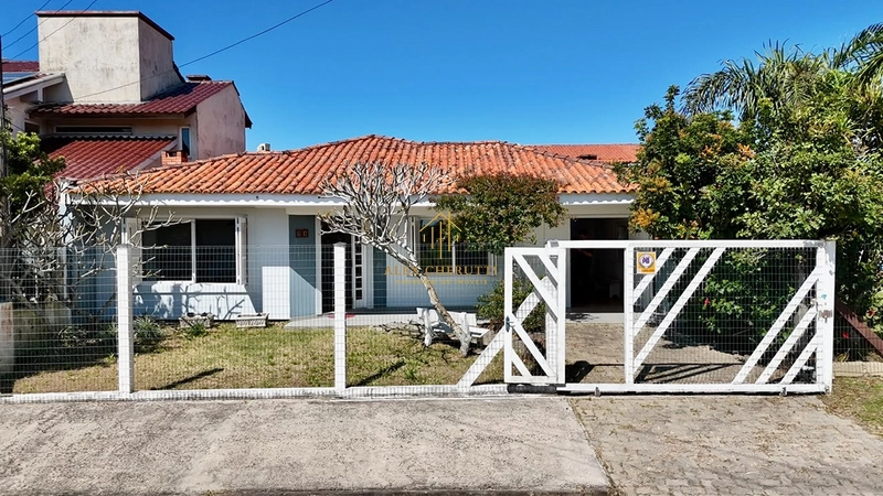 Casa em ótima localização na praia de Noiva do Mar, 3 dormitórios: 1ª foto da galeria de imagens do imóvel