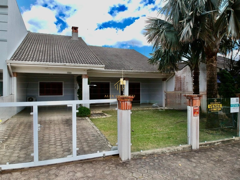 Bela casa na à venda na Praia de Atlântida Sul: 1ª foto da galeria de imagens do imóvel