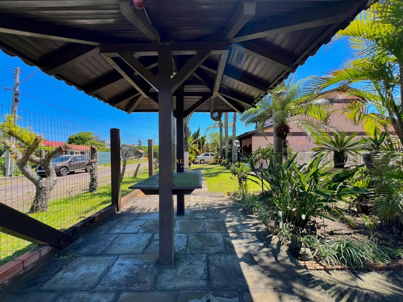 Bela casa com 3 terrenos na praia de Mariápolis: 7ª foto da galeria de imagens do imóvel