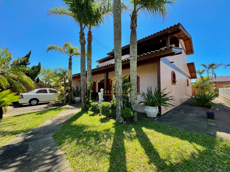 Bela casa com 3 terrenos na praia de Mariápolis: 1ª foto da galeria de imagens do imóvel