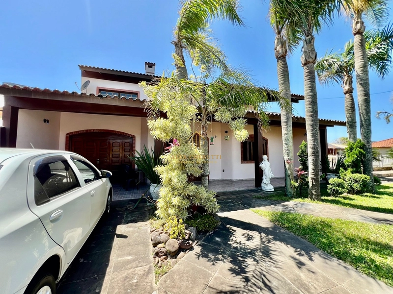 Bela casa com 3 terrenos na praia de Mariápolis: 3ª foto da galeria de imagens do imóvel