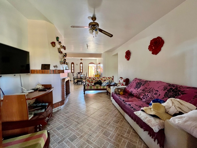 Bela casa com 3 terrenos na praia de Mariápolis: 14ª foto da galeria de imagens do imóvel