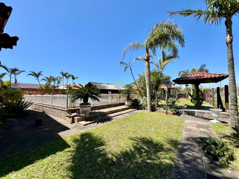 Bela casa com 3 terrenos na praia de Mariápolis: 4ª foto da galeria de imagens do imóvel