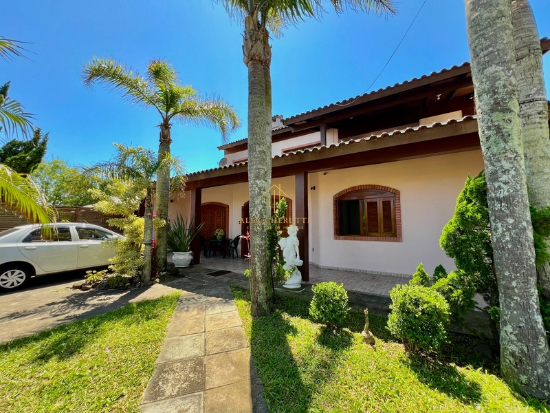 Bela casa com 3 terrenos na praia de Mariápolis: 2ª foto da galeria de imagens do imóvel