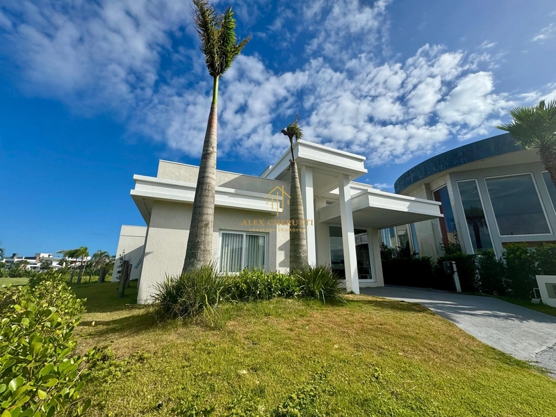 Linda casa no Coondomínio Riviera: 2ª foto da galeria de imagens do imóvel