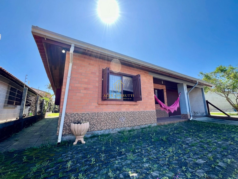 Casa na Praia de Mariápolis, 3 dormitórios: 2ª foto da galeria de imagens do imóvel
