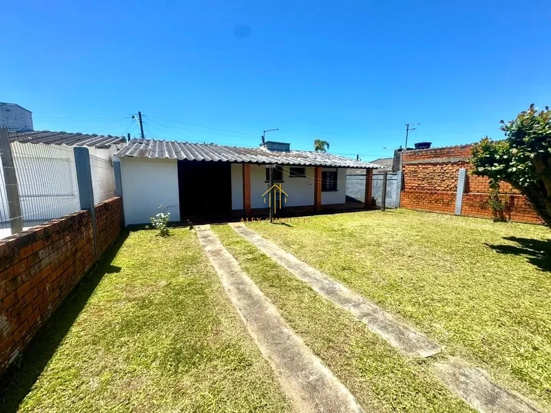 Casa à venda na praia de Atlântida Sul, 2 dormitórios: 3ª foto da galeria de imagens do imóvel