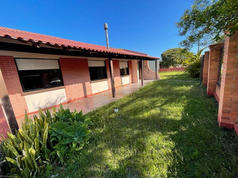 Casa na Praia de Atlântida Sul, 8 dormitórios: 2ª foto da galeria de imagens do imóvel