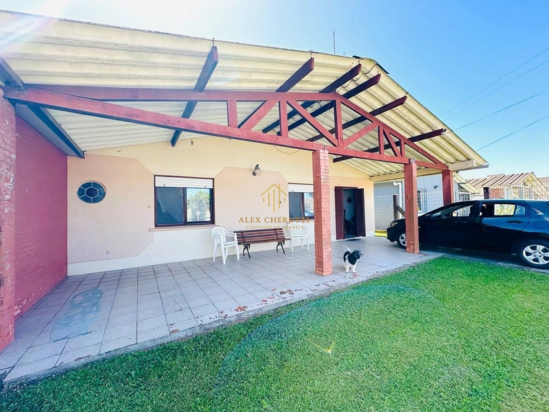 Casa à venda na praia de Atlântida Sul, 3 dormitórios: 1ª foto da galeria de imagens do imóvel