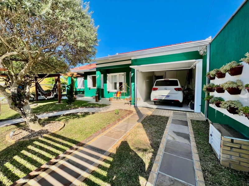 Belíssima casa na praia de Mariápolis: 1ª foto da galeria de imagens do imóvel