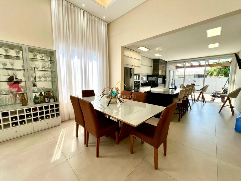 Belíssima casa em Rainha do Mar: 6ª foto da galeria de imagens do imóvel