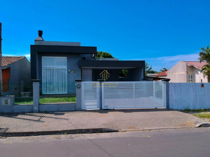 Belíssima casa em Rainha do Mar: 2ª foto da galeria de imagens do imóvel
