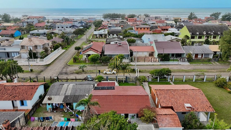 Casa à venda na praia de Atlântida Sul, 4 dormitórios: 6ª foto da galeria de imagens do imóvel