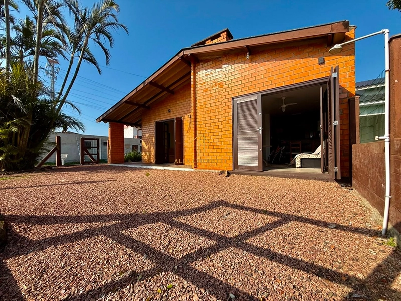 Casa à venda em Rainha do Mar, 2 dormitórios: 2ª foto da galeria de imagens do imóvel