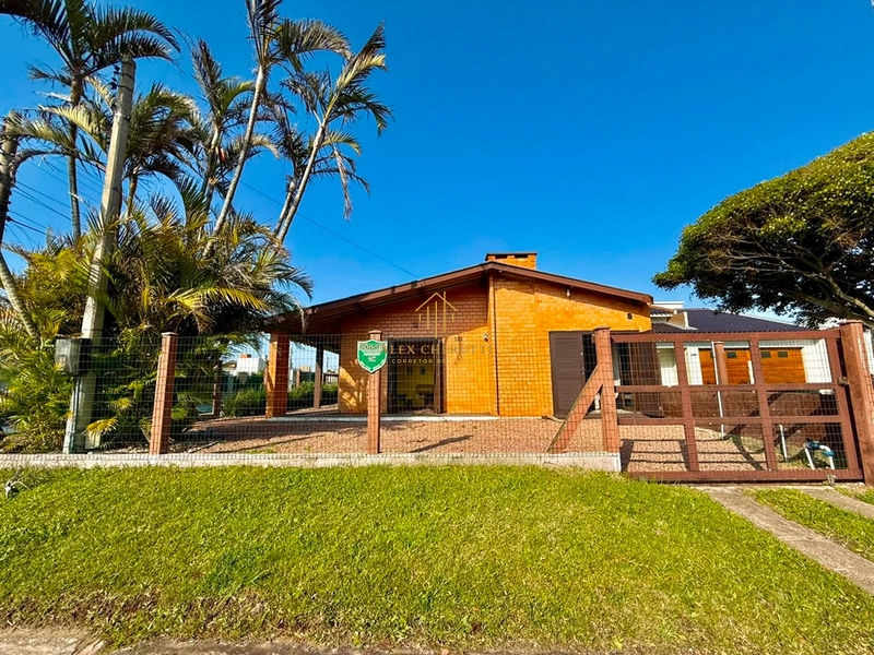 Casa à venda em Rainha do Mar, 2 dormitórios: 1ª foto da galeria de imagens do imóvel