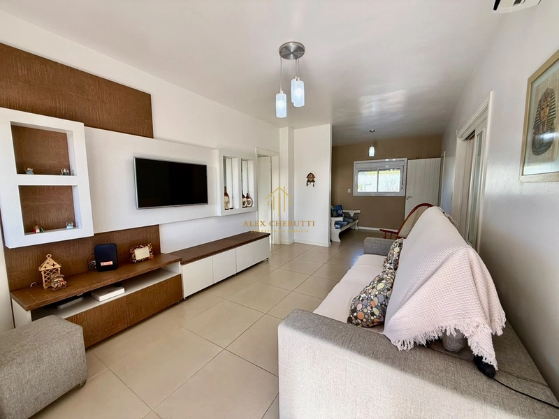 Linda casa à venda na praia de Atlântida Sul, 5 dormitórios: 6ª foto da galeria de imagens do imóvel