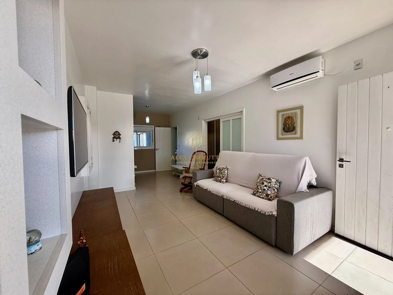 Linda casa à venda na praia de Atlântida Sul, 5 dormitórios: 8ª foto da galeria de imagens do imóvel