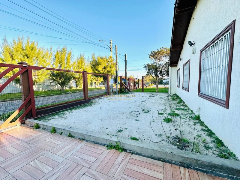 Casa à venda na praia de Atlântida Sul, 3 dormitórios: 3ª foto da galeria de imagens do imóvel
