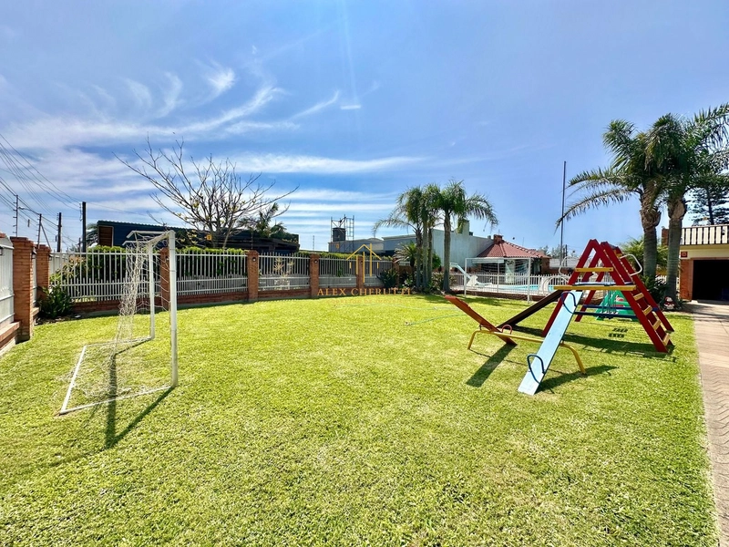 Casa com 2 terrenos na Praia de Arpoador, 3 dormitórios: 51ª foto da galeria de imagens do imóvel