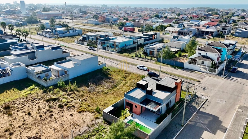 Bela casa em Atlântida Sul: 7ª foto da galeria de imagens do imóvel