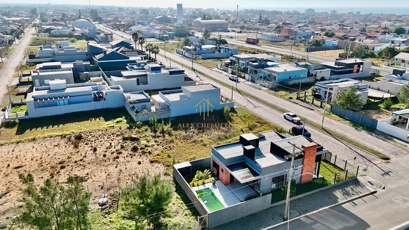 Bela casa em Atlântida Sul: 8ª foto da galeria de imagens do imóvel