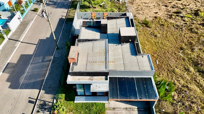 Bela casa em Atlântida Sul: 5ª foto da galeria de imagens do imóvel