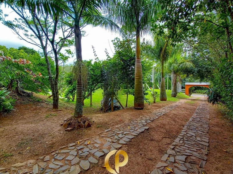 🏡 Casa com 700m², 4 suítes, piscina aquecida, campo de futebol e área de lazer completa! ✨: 2ª foto da galeria de imagens do imóvel