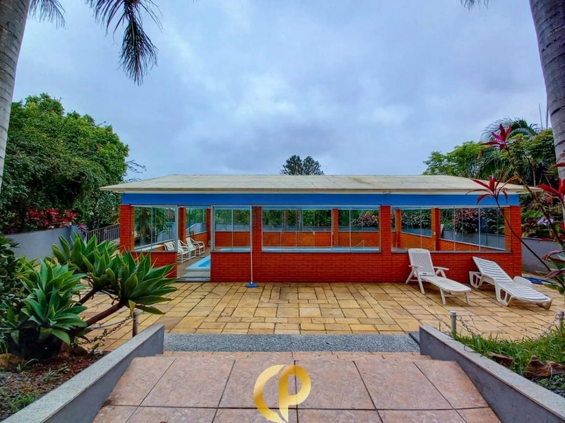 🏡 Casa com 700m², 4 suítes, piscina aquecida, campo de futebol e área de lazer completa! ✨: 5ª foto da galeria de imagens do imóvel