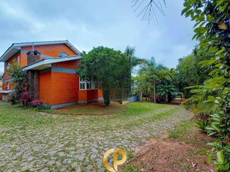 🏡 Casa com 700m², 4 suítes, piscina aquecida, campo de futebol e área de lazer completa! ✨: 3ª foto da galeria de imagens do imóvel