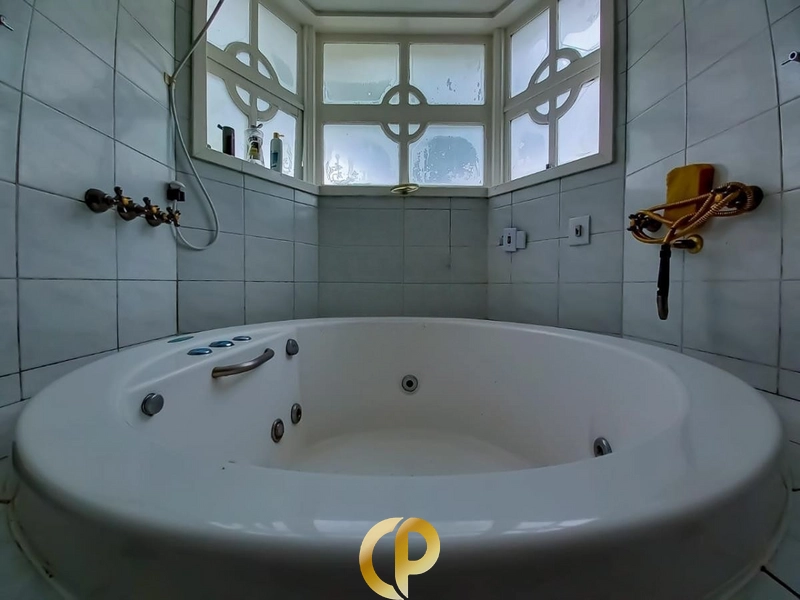 🏡 Casa com 700m², 4 suítes, piscina aquecida, campo de futebol e área de lazer completa! ✨: 9ª foto da galeria de imagens do imóvel
