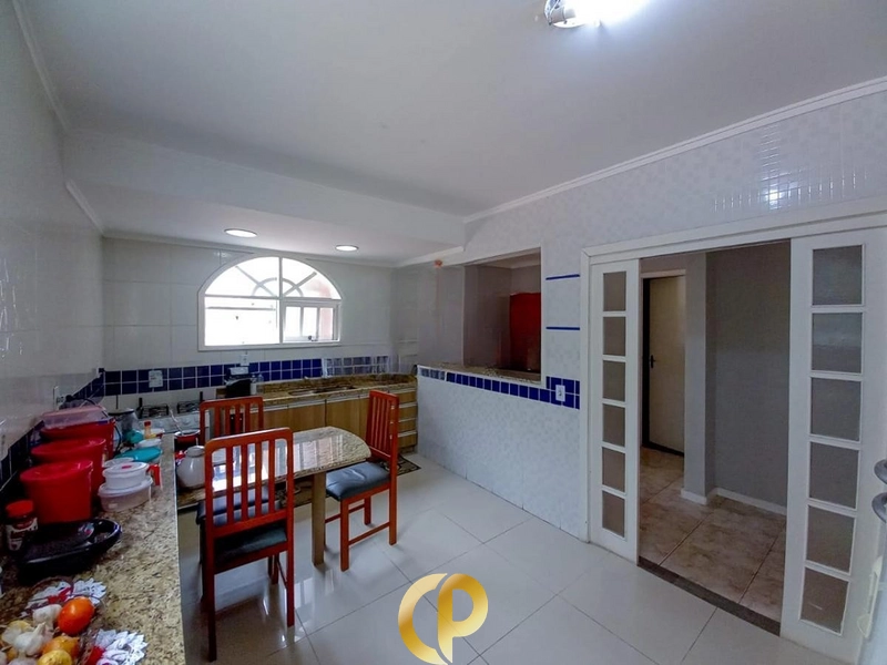 🏡 Casa com 700m², 4 suítes, piscina aquecida, campo de futebol e área de lazer completa! ✨: 7ª foto da galeria de imagens do imóvel