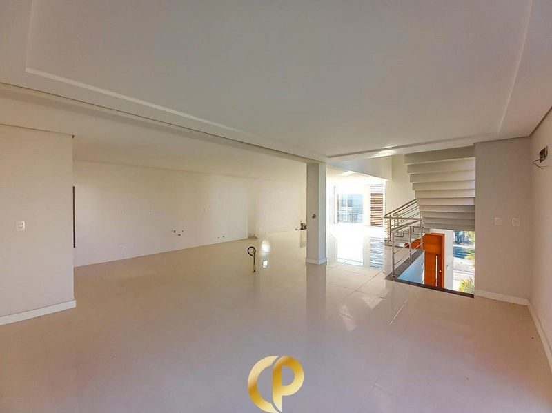 🏡 Casa contemporânea com 330m², vista incrível, piscina e 3 suítes! ✨: 2ª foto da galeria de imagens do imóvel
