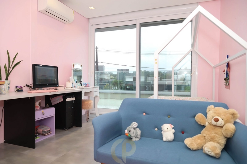 Casa completa com 5 suítes e espaços amplos para toda a família: 13ª foto da galeria de imagens do imóvel