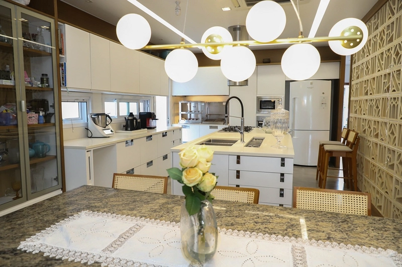 Casa completa com 5 suítes e espaços amplos para toda a família: 3ª foto da galeria de imagens do imóvel