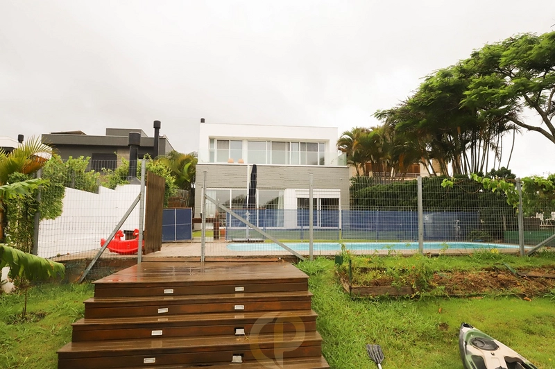 Casa completa com 5 suítes e espaços amplos para toda a família: 1ª foto da galeria de imagens do imóvel