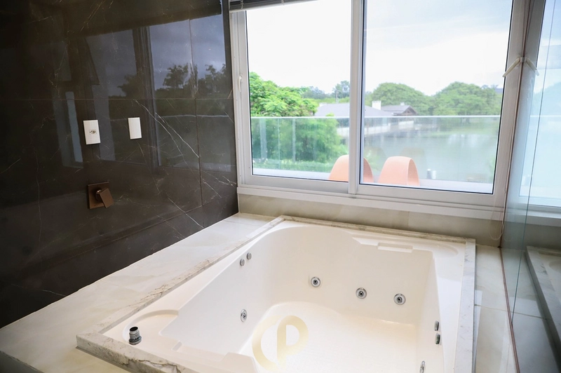 Casa completa com 5 suítes e espaços amplos para toda a família: 20ª foto da galeria de imagens do imóvel