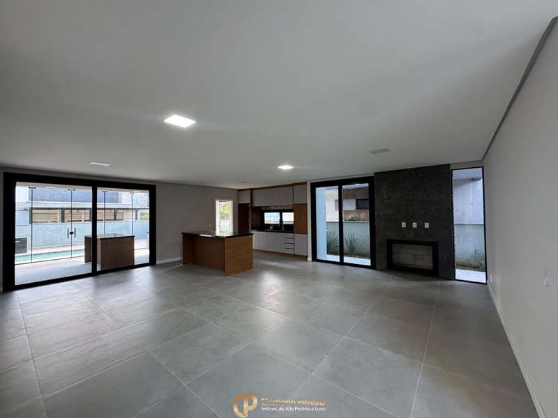 Casa com 4 suítes no City Park | 304,83 m²: 5ª foto da galeria de imagens do imóvel